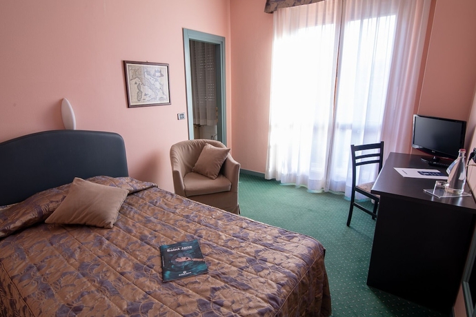 Imagen de la habitación del Hotel Vittoria, Mossini. Foto 8