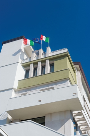 Imagen de los exteriores del Hotel Vittoria, San Giovanni Rotondo. Foto 7