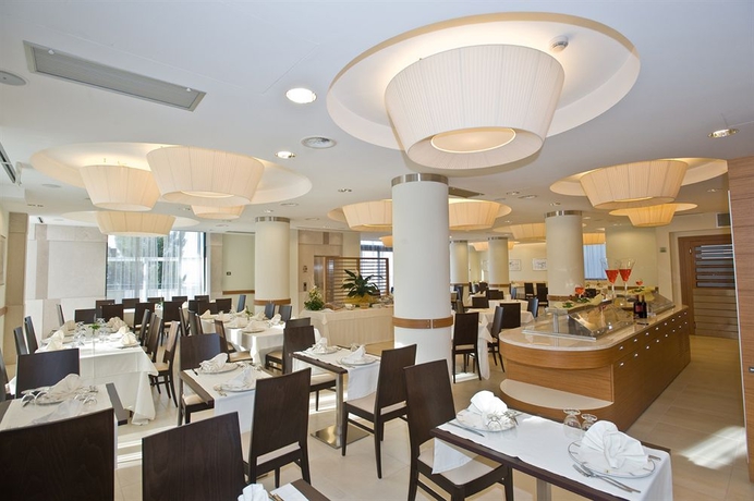 Imagen del bar/restaurante del Hotel Vittoria, San Giovanni Rotondo. Foto 3