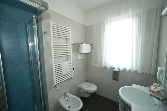 Imagen de la habitación del Hotel Vittoria, San Giovanni Rotondo. Foto 6