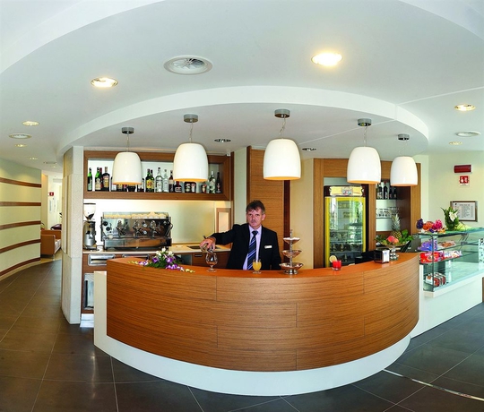 Imagen del bar/restaurante del Hotel Vittoria, San Giovanni Rotondo. Foto 5