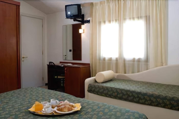 Imagen de la habitación del Hotel Vittoria, Viareggio. Foto 6