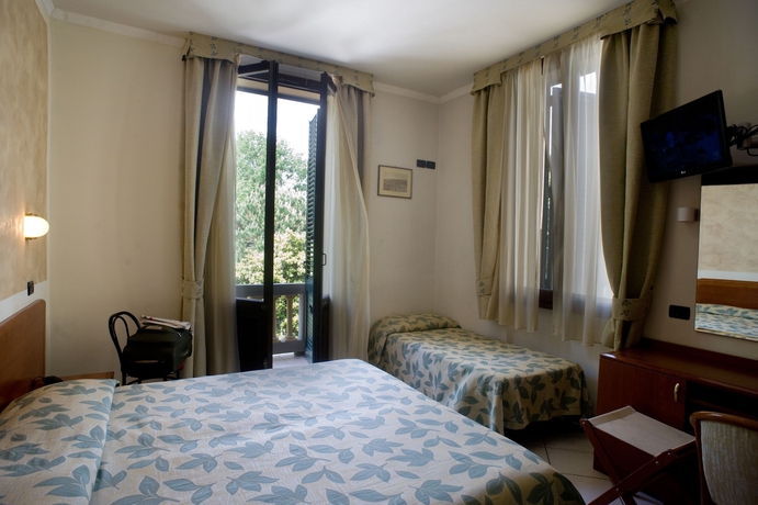 Imagen de la habitación del Hotel Vittoria, Viareggio. Foto 16
