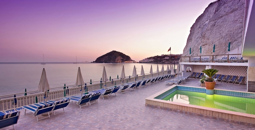 Imagen general del Hotel Vittorio Beach Resort. Foto 1