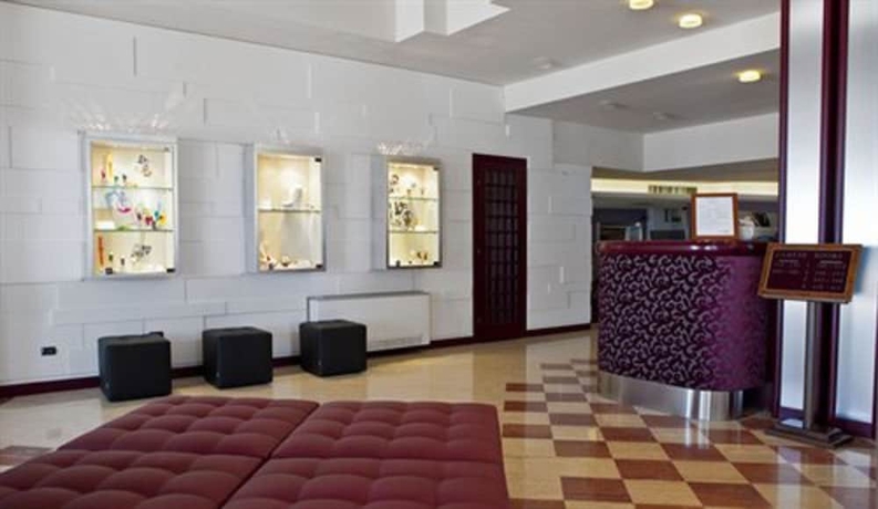 Imagen de los interiores del Hotel Vittorio, Desenzano del Garda. Foto 19