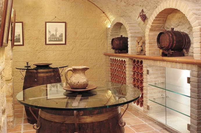 Imagen del bar/restaurante del Hotel Vittorio Emanuele. Foto 2