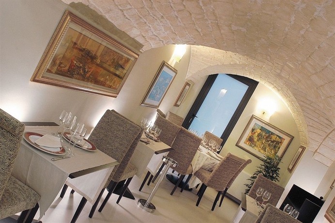 Imagen del bar/restaurante del Hotel Vittorio Emanuele. Foto 3