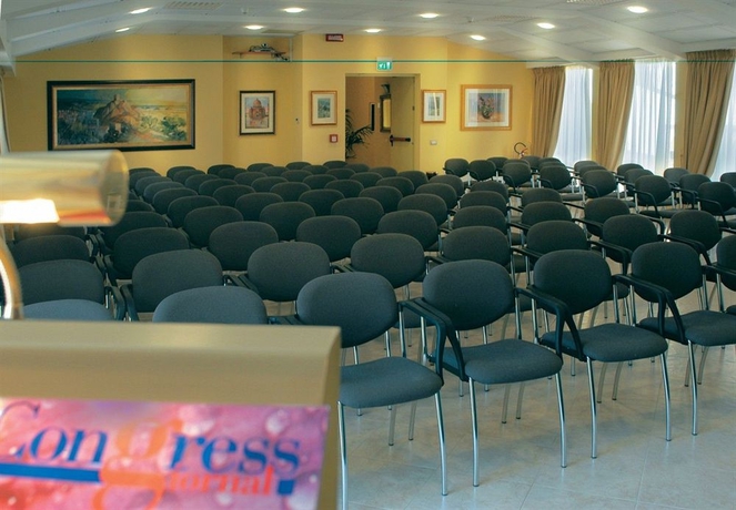 Imagen de los interiores del Hotel Vittorio Emanuele. Foto 14