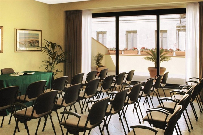 Imagen de los interiores del Hotel Vittorio Emanuele. Foto 15