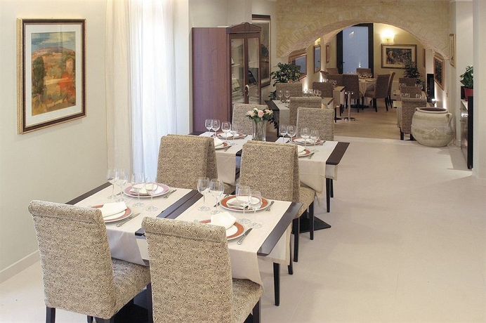 Imagen del bar/restaurante del Hotel Vittorio Emanuele. Foto 6