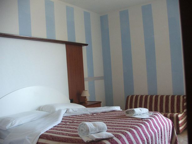 Imagen de la habitación del Hotel Vittorio, Sicilia. Foto 5