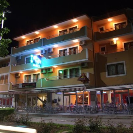 Imagen de los exteriores del Hotel Viv. Foto 16