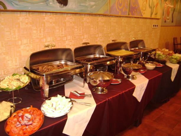 Imagen del bar/restaurante del Hotel Viva Club Galati. Foto 3