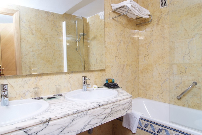 Imagen de la habitación del Hotel Viva Golf. Foto 10