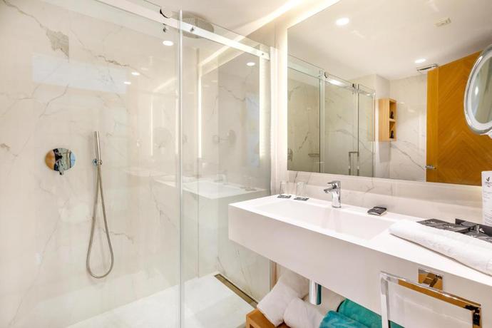 Imagen de la habitación del Hotel Viva Golf. Foto 5