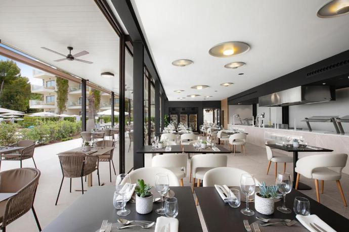 Imagen del bar/restaurante del Hotel Viva Golf. Foto 4