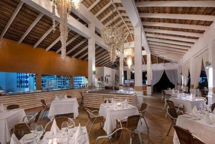 Imagen del bar/restaurante del Hotel Viva Heavens by Wyndham, A Trademark All Inclusive. Foto 6