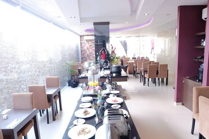 Imagen general del Hotel Viva Kediri By Front One. Foto 10