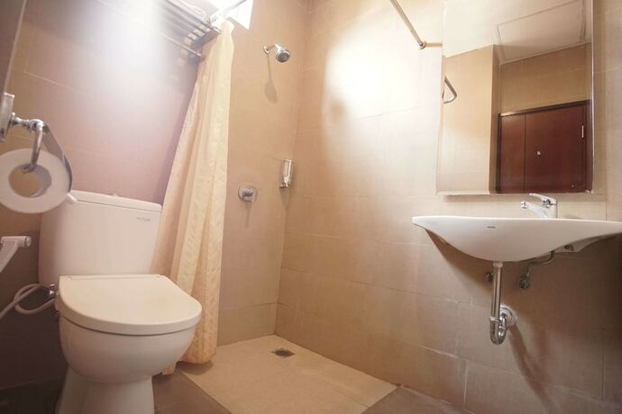 Imagen de la habitación del Hotel Viva Kediri By Front One. Foto 30