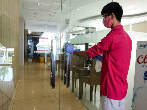 Imagen de los interiores del Hotel Viva Kediri By Front One. Foto 36