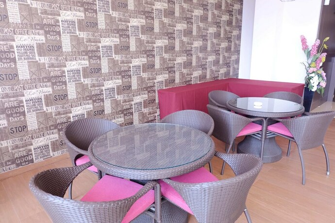 Imagen de los interiores del Hotel Viva Kediri By Front One. Foto 37