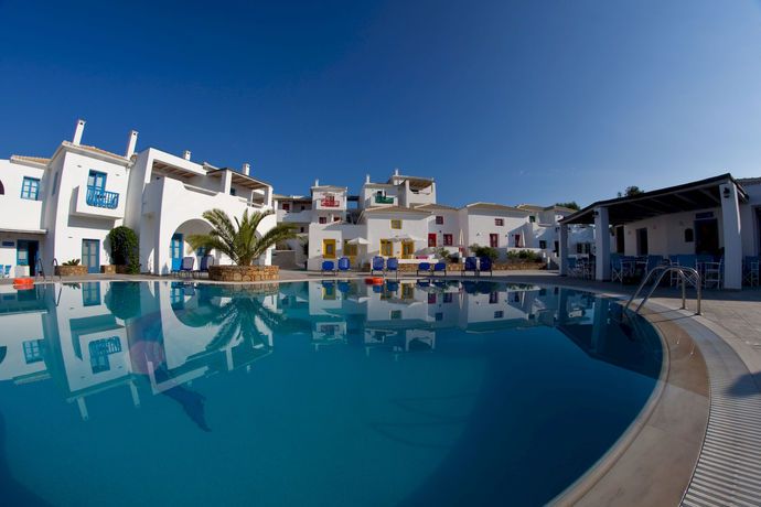 Imagen de la piscina del Hotel Viva Mare, Fenikounta. Foto 13