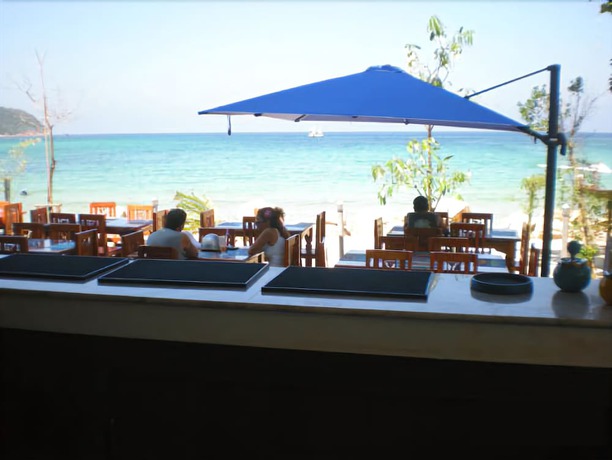 Imagen del bar/restaurante del Hotel Viva On The Beach. Foto 3