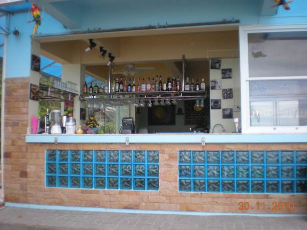 Imagen del bar/restaurante del Hotel Viva On The Beach. Foto 4