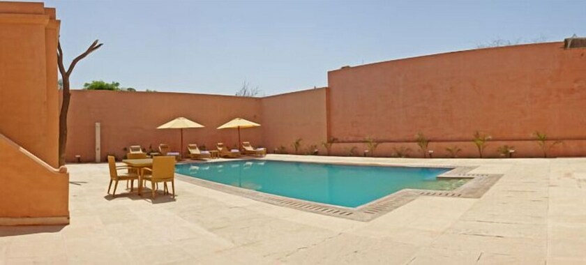 Imagen de la piscina del Hotel Vivaana Culture. Foto 35