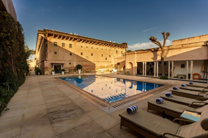 Imagen de la piscina del Hotel Vivaana Culture. Foto 38