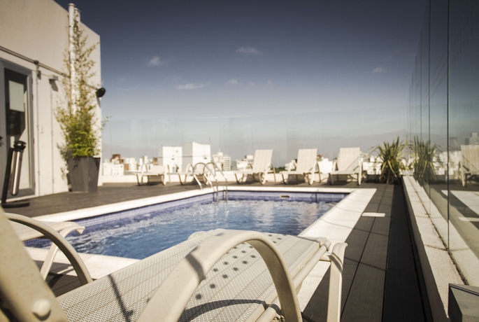 Imagen de la piscina del Hotel Vivaldi Loft Punta Carretas. Foto 16