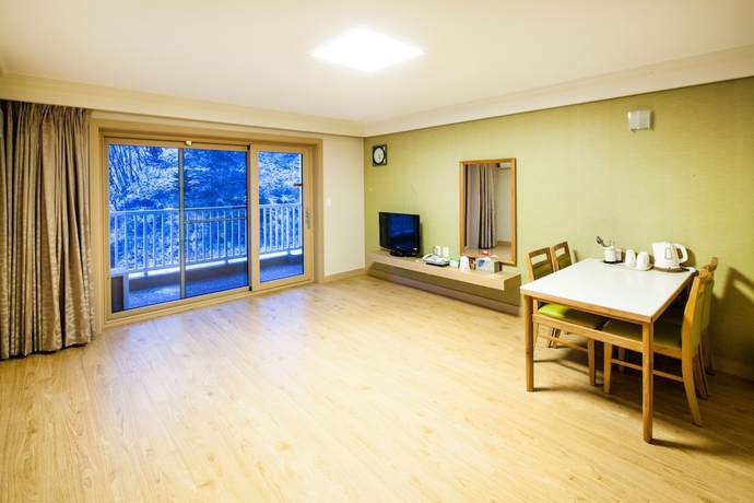 Imagen de la habitación del Hotel Vivaldi Park. Foto 13