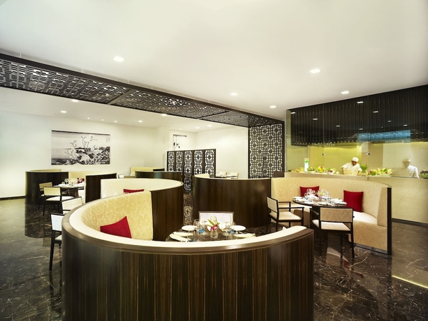 Imagen del bar/restaurante del Hotel Vivanta Chennai IT Expressway. Foto 4