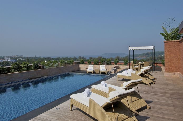 Imagen de la piscina del Hotel Vivanta Goa, Panaji. Foto 8