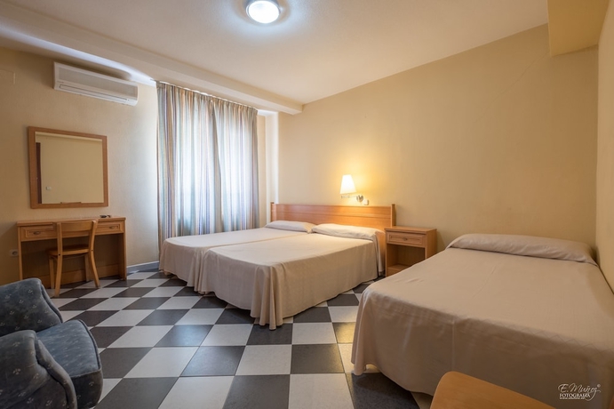 Imagen de la habitación del Hotel Vivar. Foto 2