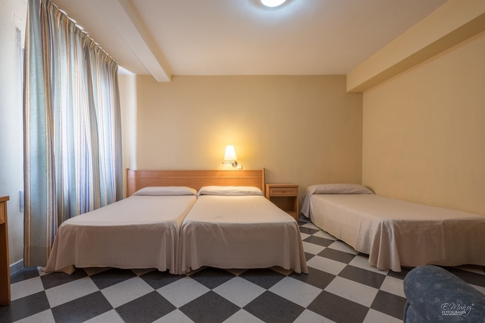 Imagen de la habitación del Hotel Vivar. Foto 3