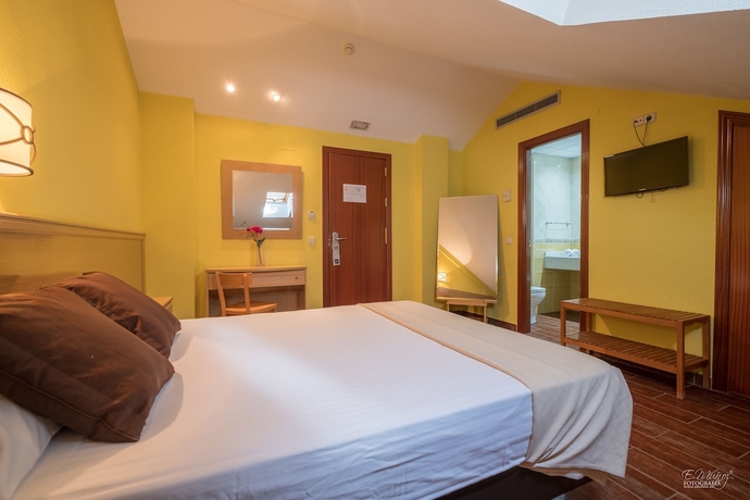 Imagen de la habitación del Hotel Vivar. Foto 5