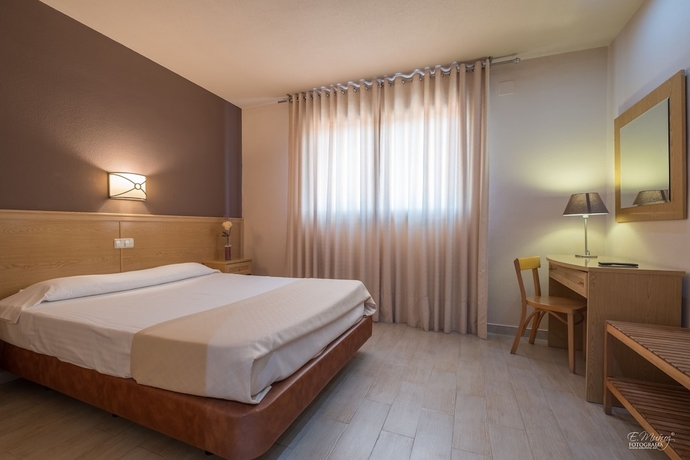 Imagen de la habitación del Hotel Vivar. Foto 10