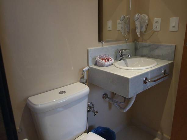 Imagen de la habitación del Hotel Vivas and Casa. Foto 9