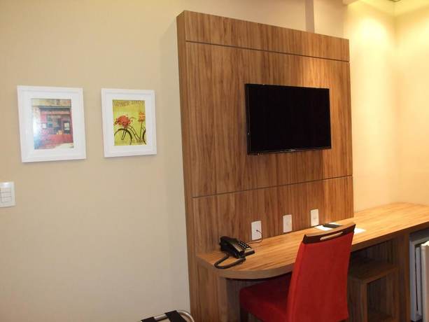 Imagen de la habitación del Hotel Vivas and Casa. Foto 15