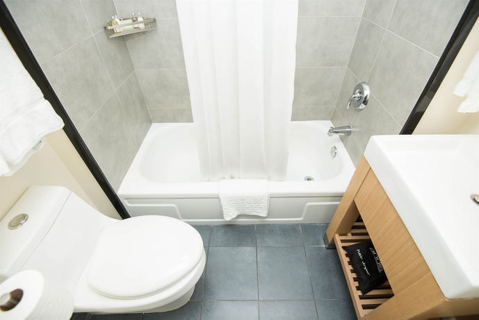 Imagen de la habitación del Hotel Vive Waikiki. Foto 5