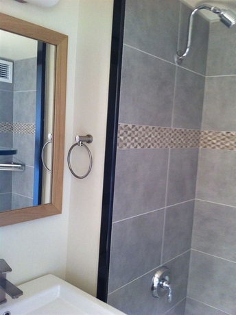 Imagen de la habitación del Hotel Vive Waikiki. Foto 10