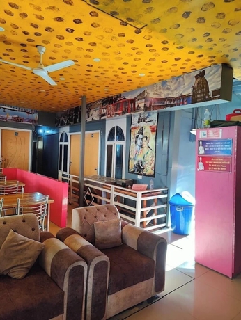 Imagen de los interiores del Hotel Vivek Guptkashi. Foto 10