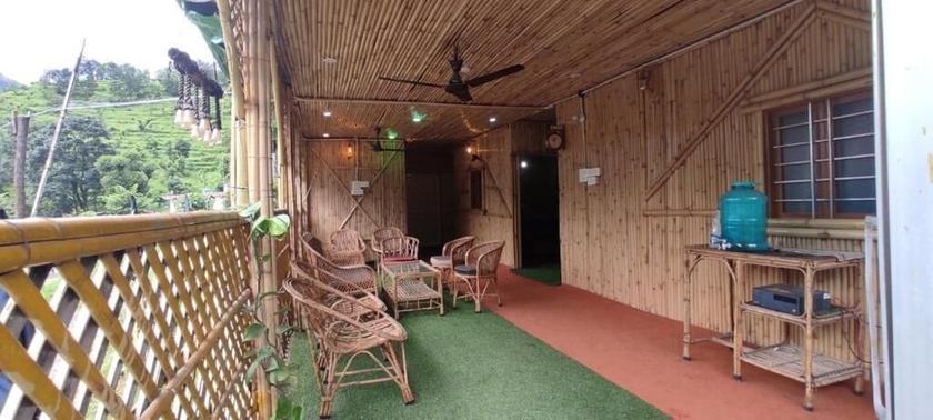 Imagen de los exteriores del Hotel Vivek Guptkashi. Foto 8