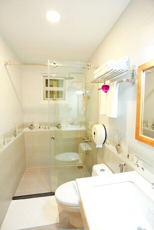 Imagen de la habitación del Hotel Vivian Saigon. Foto 29