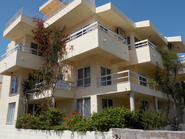 Imagen de los exteriores del Hotel Vivian Studios. Foto 15