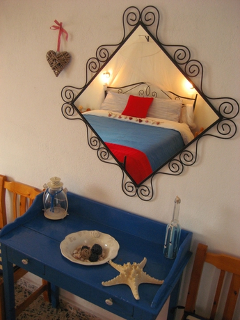 Imagen de la habitación del Hotel Vivian Studios. Foto 9