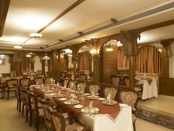 Imagen del bar/restaurante del Hotel Vividus. Foto 3