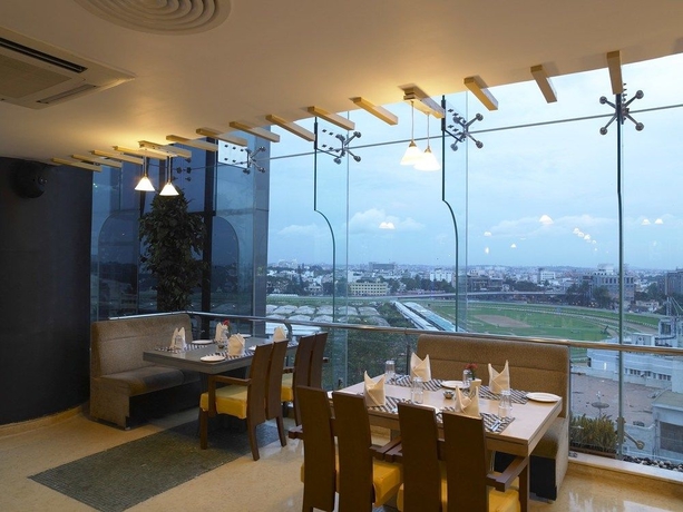 Imagen del bar/restaurante del Hotel Vividus. Foto 9