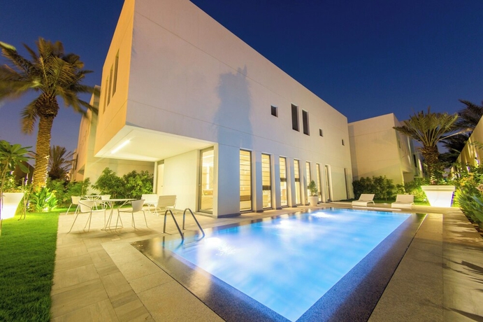 Imagen de la piscina del Hotel Vivienda Villas Al Hada. Foto 15